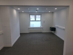 18 Upper Grosvenor Rd, Tunbridge Wells to rent Interior Photo- Image 1 of 5