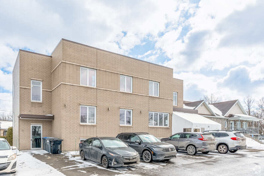 573 Rue De Bernières, Lévis, QC for rent - Building Photo - Image 2 of 3