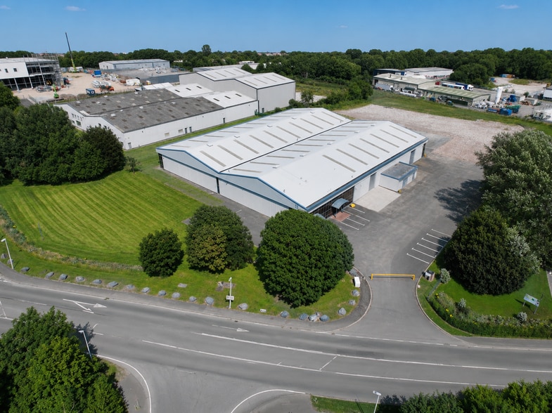 Abenbury Way, Wrexham to rent - Building Photo - Image 1 of 4