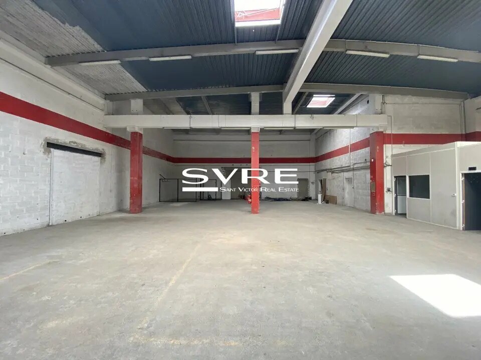 Location Local d'activités 567 m² - Photo 1