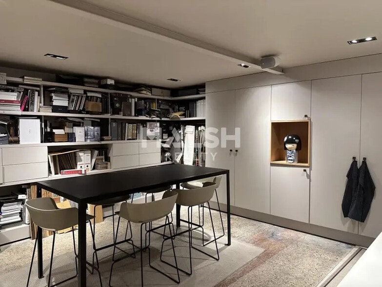 Retail in Lyon to rent - Interior Photo - Image 3 of 5