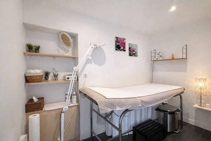 71 Ter Avenue Du Maréchal Foch, Neuilly-Plaisance for sale - Interior Photo - Image 3 of 11