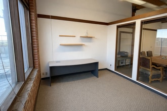 2130-2220 Livingston St, Oakland, CA to rent Interior Photo- Image 2 of 10