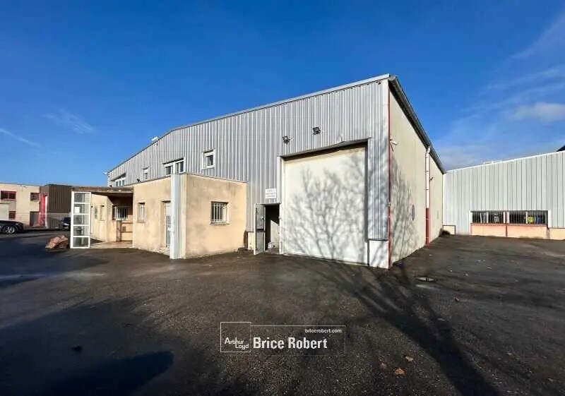 Light Industrial in Chassieu to rent - Building Photo - Image 3 of 3