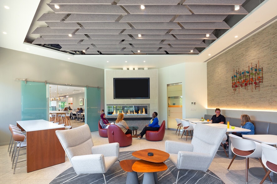 601 Merritt 7, Norwalk, CT to rent - Interior Photo - Image 2 of 34