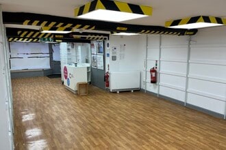 19 Fore St, Sidmouth to rent Interior Photo- Image 1 of 6