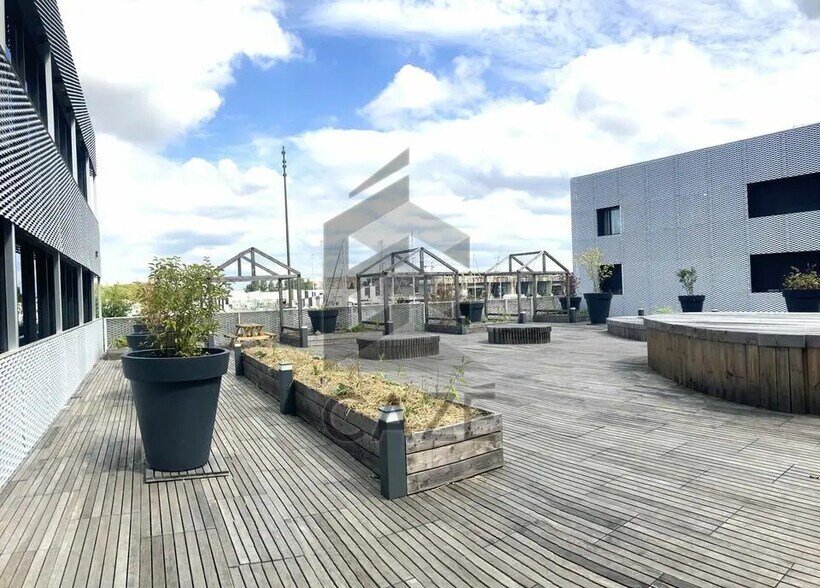 Office in Bordeaux to rent - Building Photo - Image 3 of 5