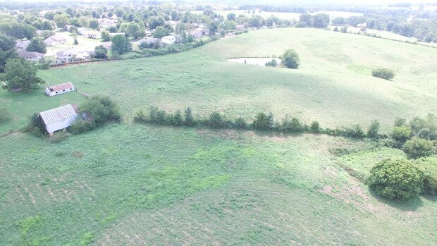 410 SE Hills Dr, Nixa, MO for sale Primary Photo- Image 1 of 1