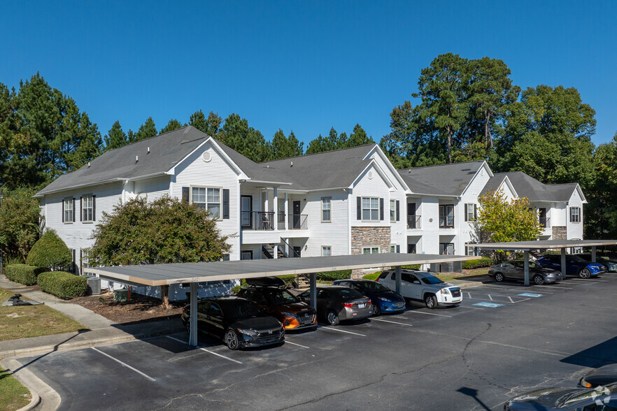 6271 Carver Oaks Dr, Fayetteville, NC for sale - Primary Photo - Image 1 of 1