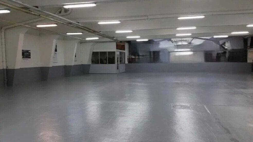 Retail in Paris for sale - Building Photo - Image 1 of 5