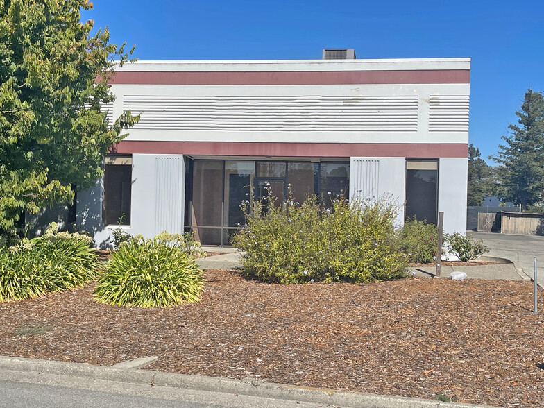 1250 Holm Rd, Petaluma, CA for rent - Building Photo - Image 2 of 6