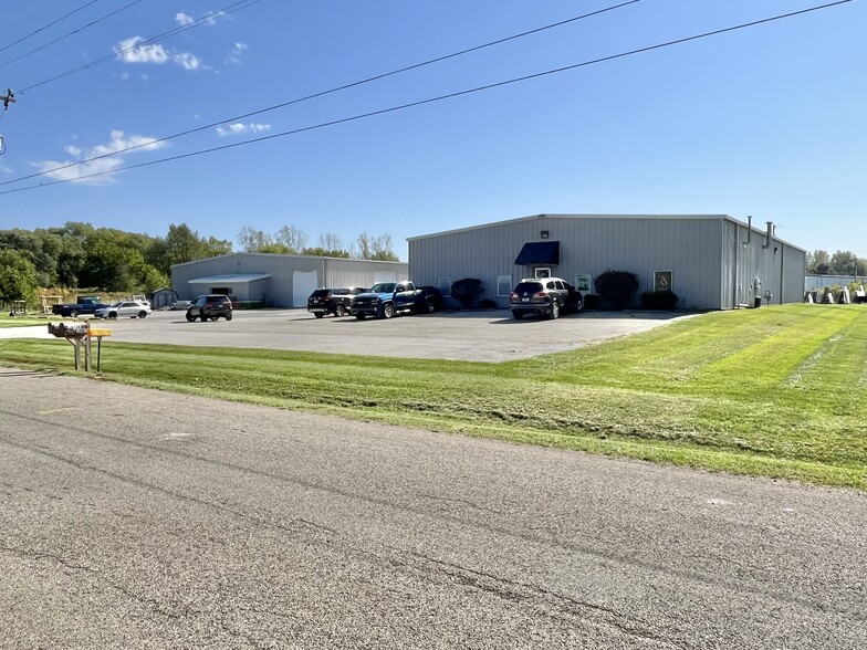 3691 E 100 S, Pierceton, IN for sale - Building Photo - Image 1 of 1