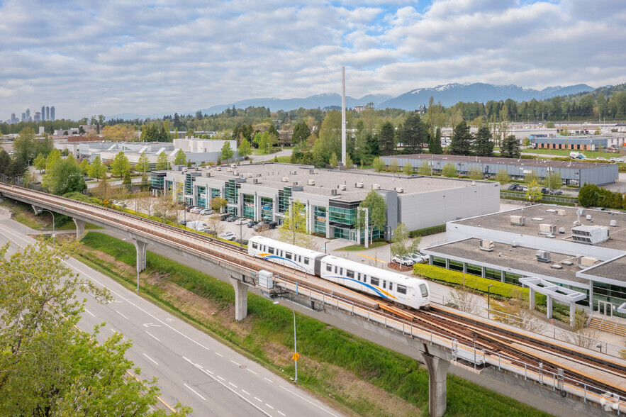 8061 Lougheed Hwy, Burnaby, BC for rent - Building Photo - Image 2 of 5