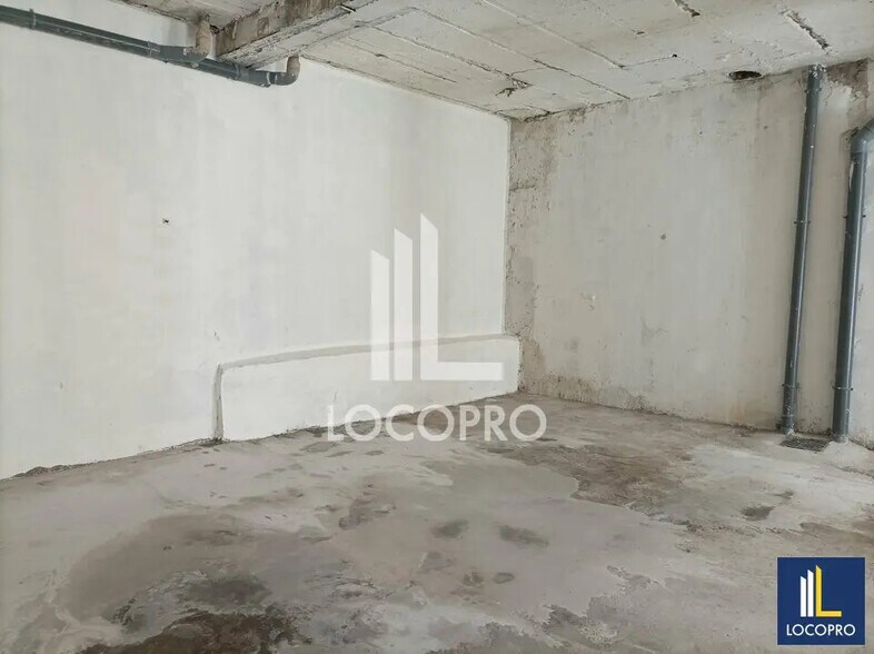 Retail in Nice for sale - Interior Photo - Image 2 of 4