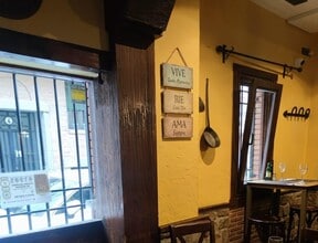 Retail in Madrid, Madrid to rent Interior Photo- Image 1 of 10