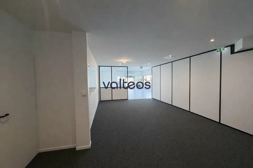 Retail in Portet-sur-Garonne to rent - Interior Photo - Image 3 of 8