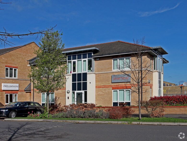 1 Faraday Rd, Guildford to rent - Primary Photo - Image 1 of 3