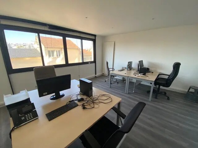 Office in Bagnolet to rent - Building Photo - Image 2 of 5