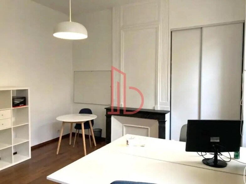 Office in Bordeaux to rent - Interior Photo - Image 2 of 3