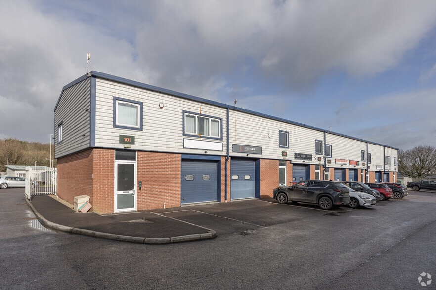 Rivermead Dr, Swindon for sale - Primary Photo - Image 1 of 1