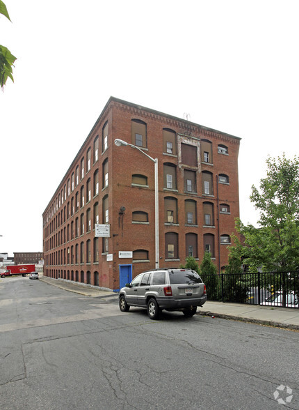 100 Grand St, Worcester, MA for rent - Building Photo - Image 3 of 3