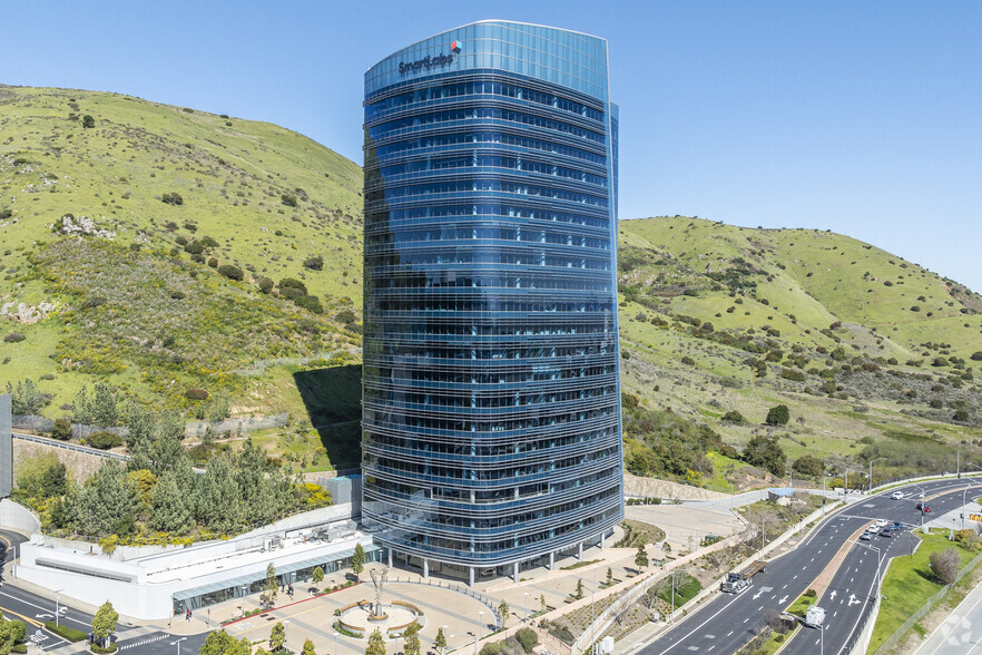 2 Tower Pl, South San Francisco, CA for rent - Primary Photo - Image 1 of 15