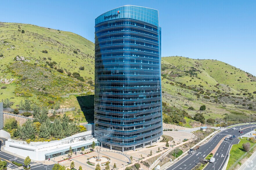 Two Tower Pl, South San Francisco, CA to rent - Primary Photo - Image 1 of 15