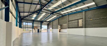 Enterprise Way, Evesham to rent Interior Photo- Image 2 of 2
