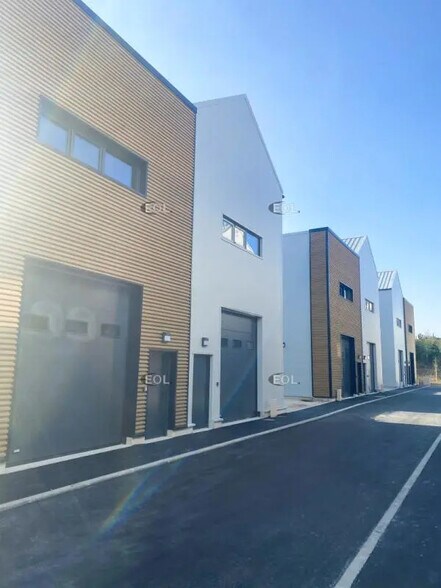 Light Industrial in Bagnolet to rent - Building Photo - Image 1 of 10