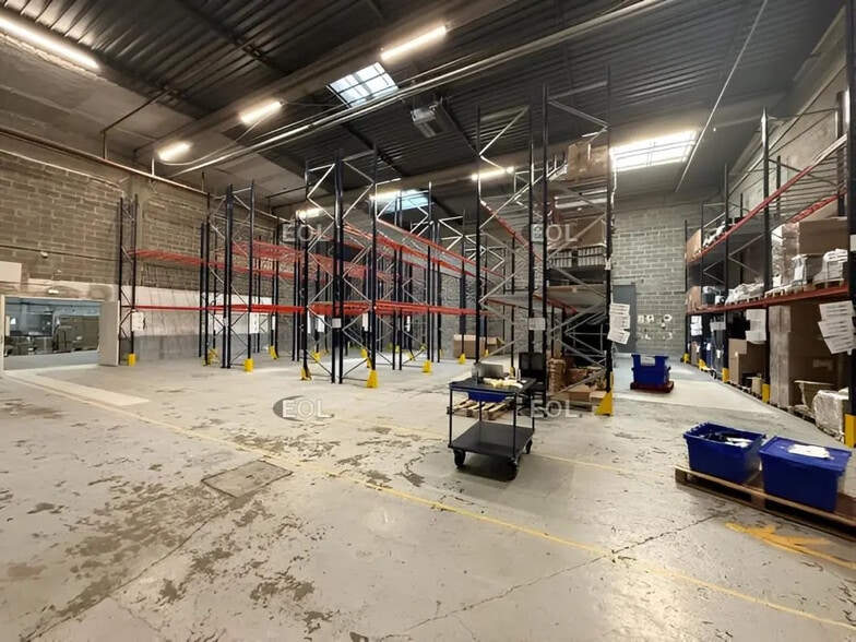 Industrial in Villejust to rent - Building Photo - Image 3 of 5