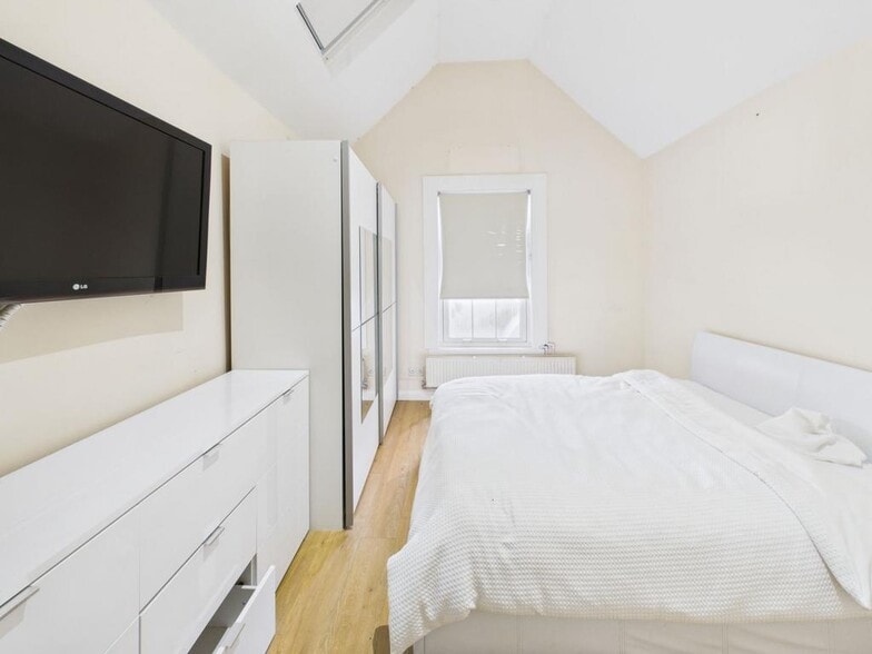 10A Sun St, Canterbury for sale - Building Photo - Image 1 of 31