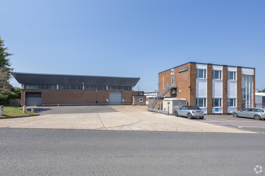 16A Shire Hill Industrial Estate, Saffron Walden for sale - Primary Photo - Image 1 of 1