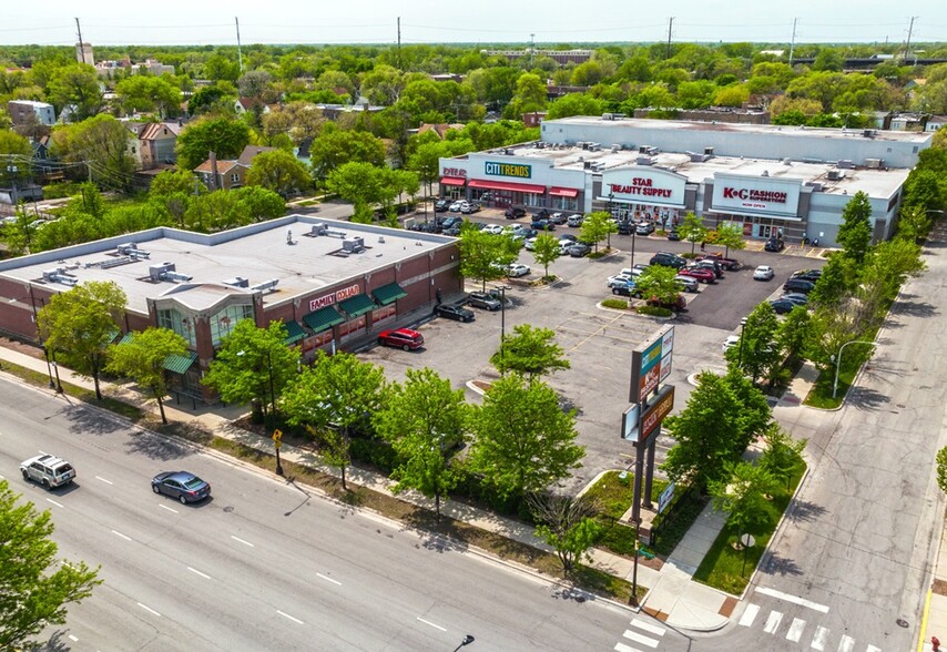 76th & Stony Shopping Center portfolio of 2 properties for sale on LoopNet.co.uk - Building Photo - Image 1 of 2