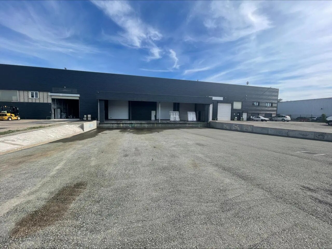 Light Industrial in SAINT-OUEN-L'AUMONE to rent Building Photo- Image 1 of 9