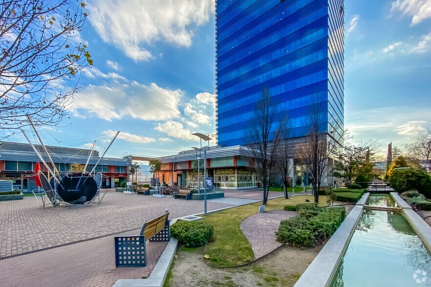 Retail in Alcalá de Henares, Madrid for sale - Building Photo - Image 3 of 10