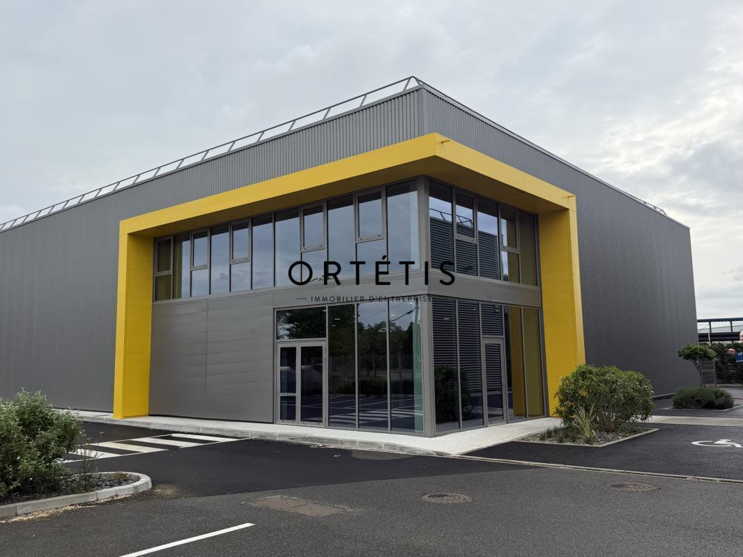 Industrial in Colomiers to rent Building Photo- Image 1 of 12
