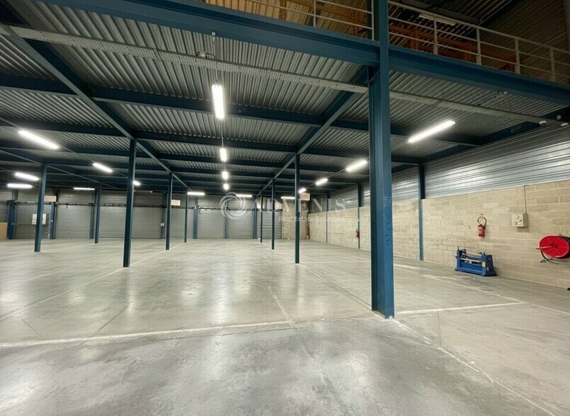 Industrial in Saint Soupplets for sale - Interior Photo - Image 3 of 8