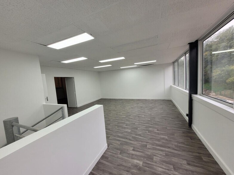 8 Allée Du Closeau, Noisy-le-Grand to rent - Interior Photo - Image 3 of 6