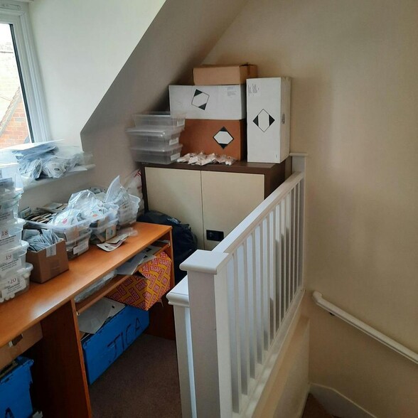 Bridge St, Godalming to rent - Building Photo - Image 3 of 4