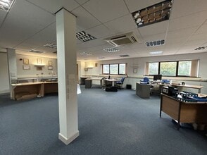 61 Longbridge Rd, Plymouth to rent Interior Photo- Image 2 of 10