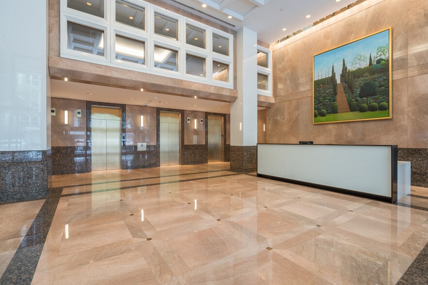 1101 17th St NW, Washington, DC to rent - Lobby - Image 3 of 14