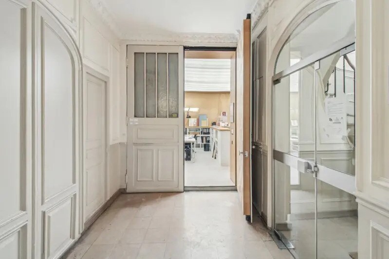 Office in Paris for sale - Interior Photo - Image 3 of 16