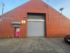 684 684 Liverpool Road rd, Wigan to rent Building Photo- Image 2 of 7