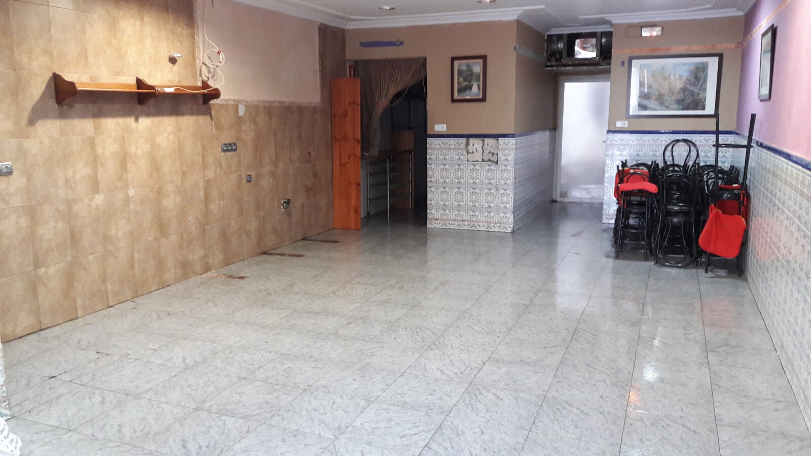 Terrassa, BAR 08224 - Unit 01 - - Interior Photo - Image 2 of 2