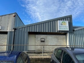 1-7 Gibcracks, Basildon to rent Building Photo- Image 1 of 3