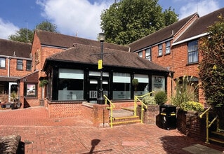 White Lion Walk, Banbury to rent Building Photo- Image 2 of 4