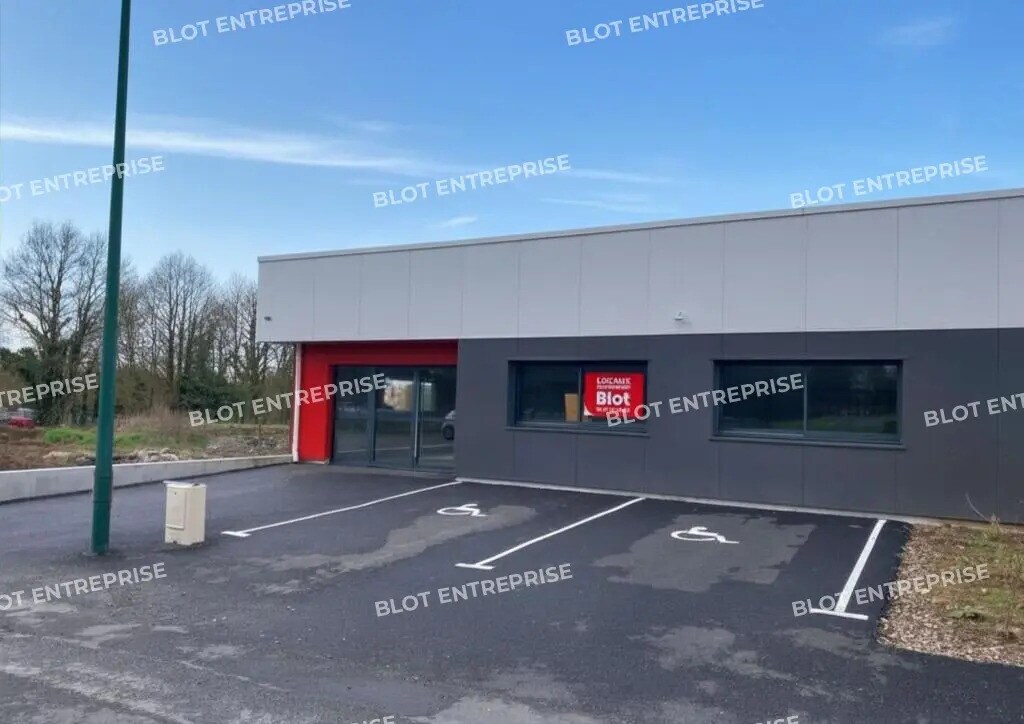 Location Entrepôt 403 m² - Photo 1