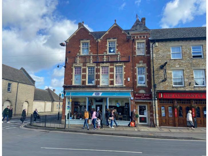29 Market Sq, Witney for sale Building Photo- Image 1 of 1