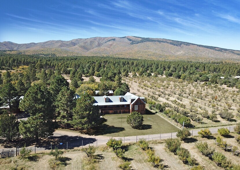 210 Los Rd, Torreon 87061 UK