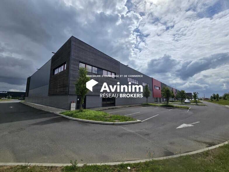 Industrial in Louvres to rent - Building Photo - Image 2 of 6